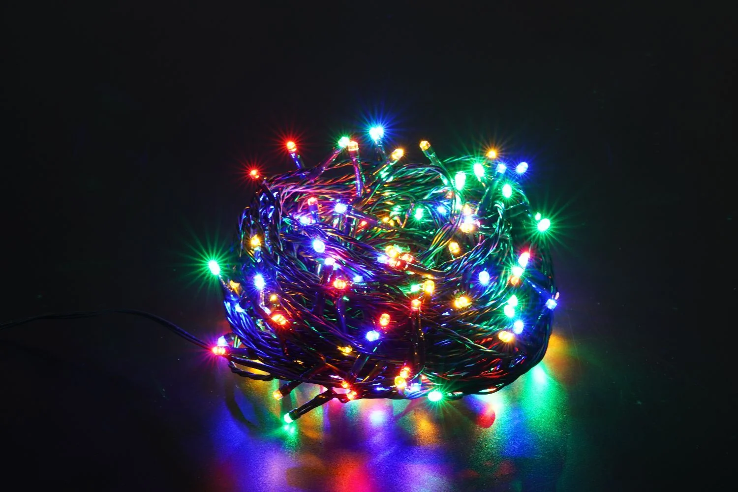 Modee | Jouluvalot LED-valonjohto | 10m | 100 valoa ja 8 valotilaa | IP44 | Monivärinen | Monivärinen